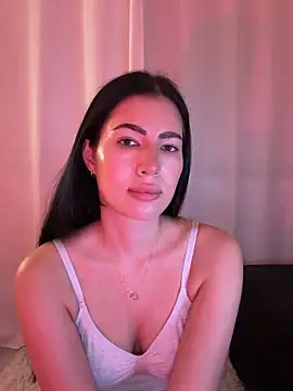clairewntr online show from 04-19-26, 08:22
