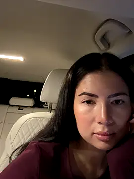 clairewntr online show from 10-04-25, 03:52