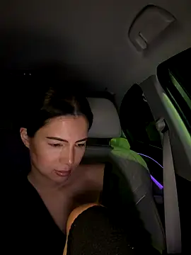 clairewntr online show from 11-21-25, 08:08