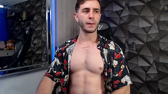 Snapshot of Latino_stud4u chatting on 09-17-25, 10:23 Latino stud4u online show from 09-17-25, 10:23
