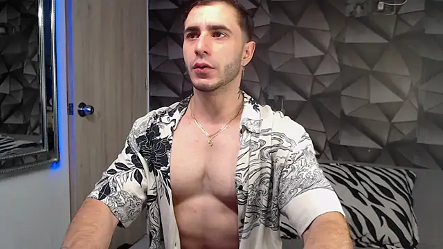 Snapshot of Latino_stud4u chatting on 09-18-25, 11:08 Latino stud4u online show from 09-18-25, 11:08