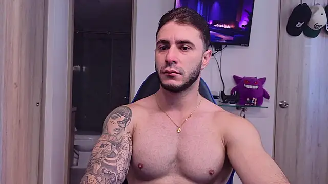 Snapshot of Latino_stud4u chatting on 06-28-26, 09:43 Latino stud4u online show from 06-28-26, 09:43