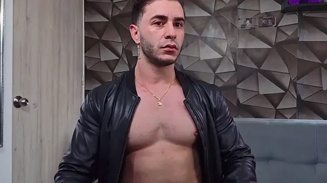 Latino stud4u online show from 04-24-26, 04:09