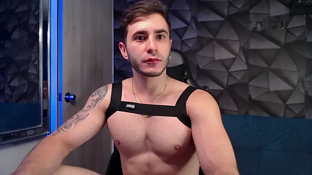 Snapshot of Latino_stud4u chatting on 10-11-25, 01:28 Latino stud4u online show from 10-11-25, 01:28