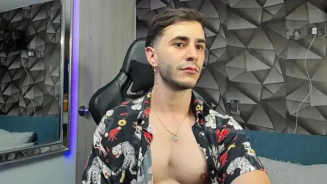 Latino stud4u online show from 12-04-25, 12:20