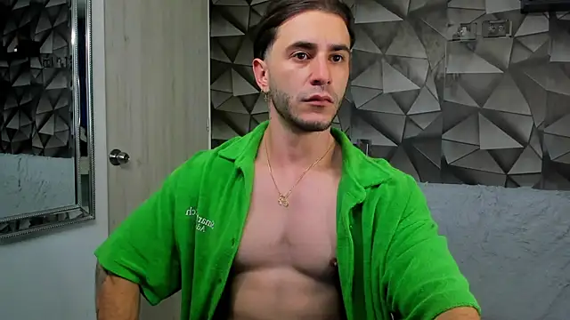 Latino stud4u online show from 01-18-26, 12:14