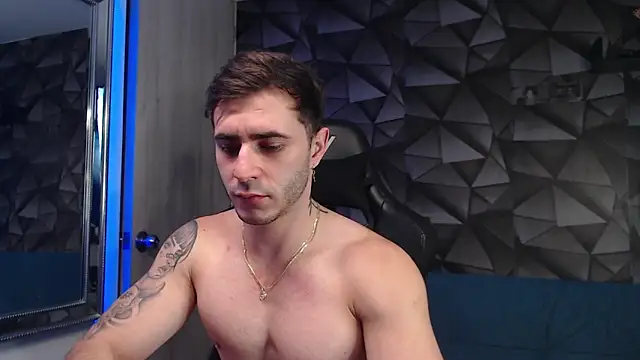 Snapshot of Latino_stud4u chatting on 10-06-25, 10:54 Latino stud4u online show from 10-06-25, 10:54