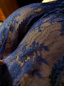 LovlyAnnie online show from 12-17-25, 05:34