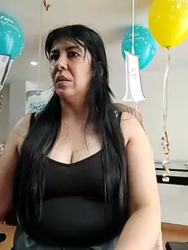Snapshot of aisha_latina chatting on 06-03-26, 02:18 aisha latina online show from 06-03-26, 02:18