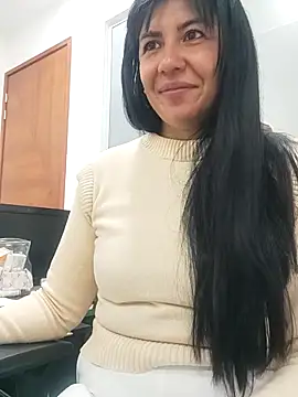 aisha latina online show from 09-15-25, 02:17