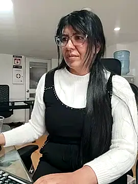 aisha latina online show from 03-10-26, 03:27