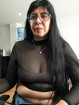 Snapshot of aisha_latina chatting on 04-22-26, 02:57 aisha latina online show from 04-22-26, 02:57