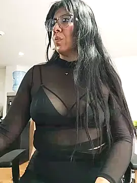 aisha latina online show from 10-30-25, 03:53