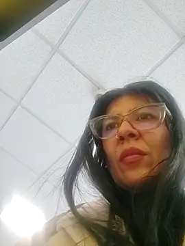 Snapshot of aisha_latina chatting on 05-19-26, 03:30 aisha latina online show from 05-19-26, 03:30