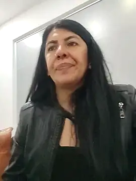 aisha latina online show from 03-10-25, 02:48