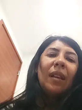 aisha latina online show from 03-04-25, 08:16