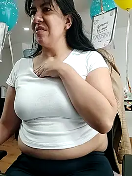 Snapshot of aisha_latina chatting on 06-04-26, 02:11 aisha latina online show from 06-04-26, 02:11