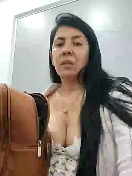 aisha latina online show from 02-25-25, 03:20