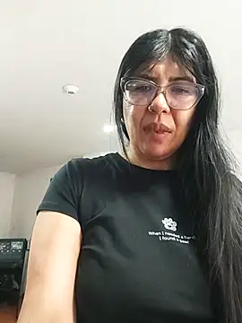 aisha latina online show from 04-15-26, 03:05