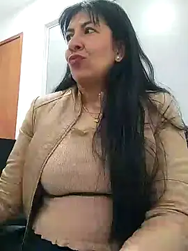 aisha latina online show from 09-10-25, 03:00