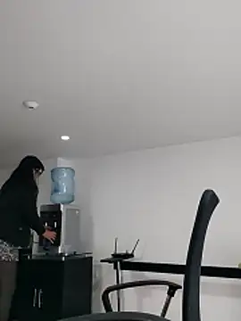 aisha latina online show from 10-29-25, 03:44