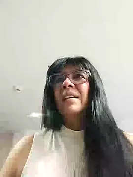 Snapshot of aisha_latina chatting on 07-21-26, 02:29 aisha latina online show from 07-21-26, 02:29