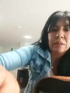 aisha latina online show from 10-07-25, 04:19