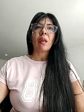 aisha latina online show from 12-03-25, 03:33