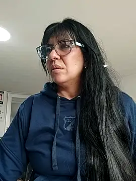 aisha latina online show from 12-04-25, 02:27