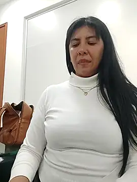 aisha latina online show from 09-23-25, 05:09