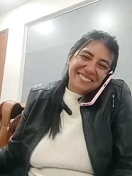 aisha latina online show from 03-20-25, 09:35