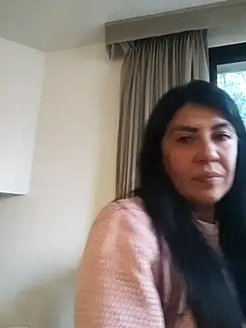 aisha latina online show from 03-11-25, 09:37