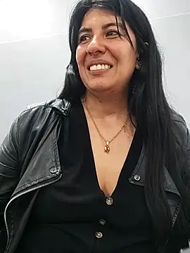 aisha latina online show from 03-13-25, 07:50