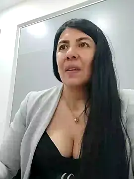 aisha latina online show from 02-21-25, 08:49