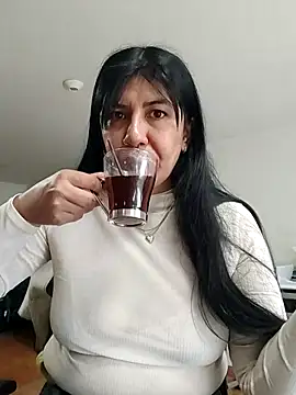 aisha latina online show from 04-10-26, 02:24