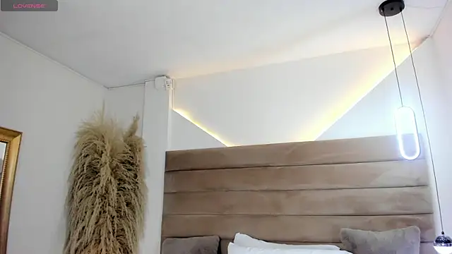 ValerieDiaz  online show from 10-24-25, 12:26