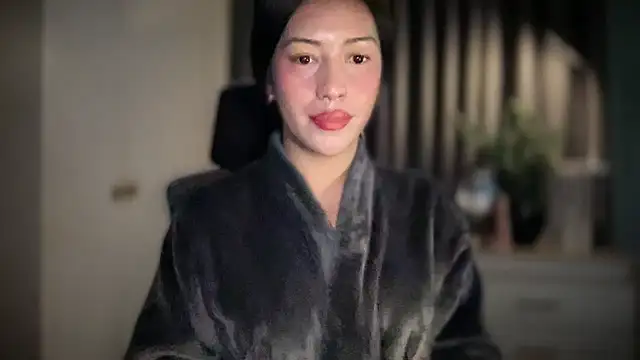 Jasmine Elcock online show from 04-15-26, 08:09