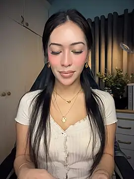 Jasmine Elcock online show from 05-05-26, 07:39
