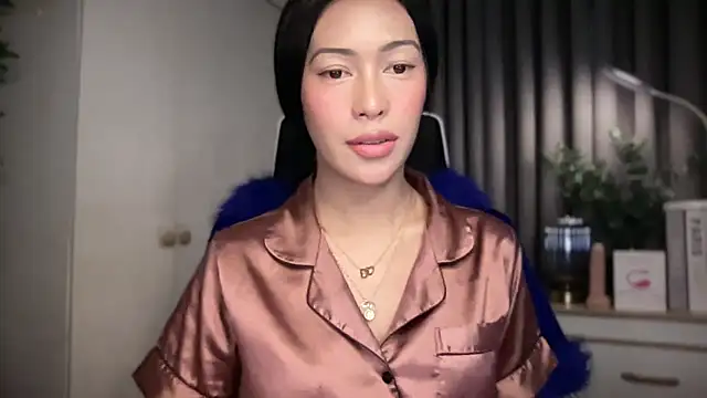 Jasmine Elcock online show from 05-17-26, 10:54