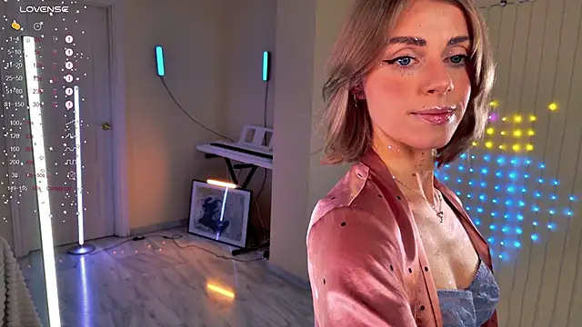 Snapshot of Arielle__03 chatting on 02-08-26, 09:12 Arielle 03 online show from 02-08-26, 09:12