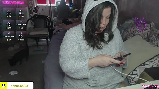 femme fatale1 online show from 12-14-25, 08:42