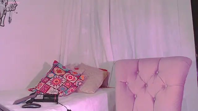 Snapshot of karlablue_ chatting on 09-10-25, 12:31 karlablue online show from 09-10-25, 12:31