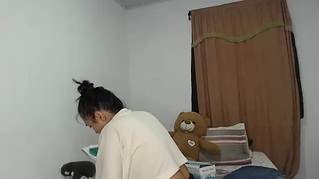 Snapshot of kathy_luisa chatting on 05-04-26, 12:08 kathy luisa online show from 05-04-26, 12:08