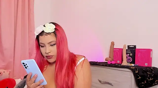 Snapshot of SophieRossi chatting on 02-20-26, 06:37 SophieRossi online show from 02-20-26, 06:37