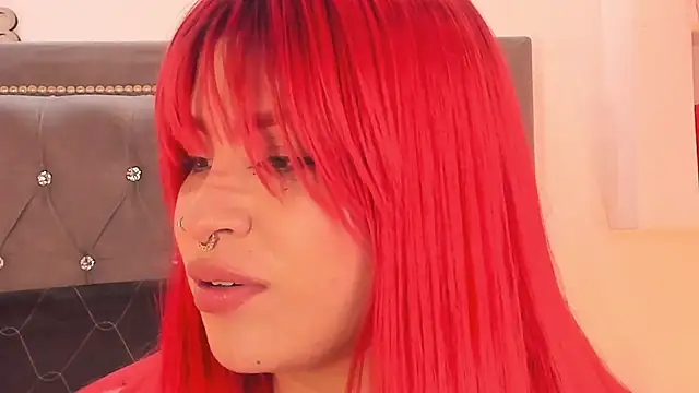 Snapshot of SophieRossi chatting on 12-04-25, 10:36 SophieRossi online show from 12-04-25, 10:36