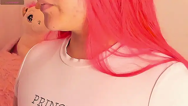 Snapshot of SophieRossi chatting on 01-14-26, 03:32 SophieRossi online show from 01-14-26, 03:32