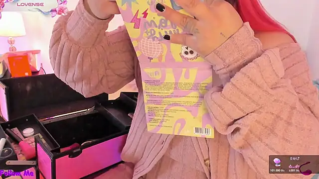 Snapshot of SophieRossi chatting on 11-11-25, 04:18 SophieRossi online show from 11-11-25, 04:18