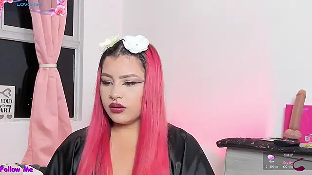 Snapshot of SophieRossi chatting on 02-19-26, 02:41 SophieRossi online show from 02-19-26, 02:41