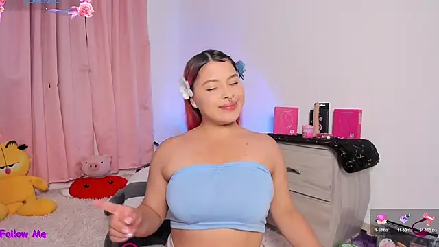 Snapshot of SophieRossi chatting on 02-22-26, 03:20 SophieRossi online show from 02-22-26, 03:20