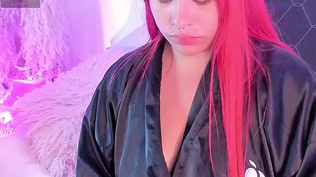 Snapshot of SophieRossi chatting on 12-18-25, 04:50 SophieRossi online show from 12-18-25, 04:50